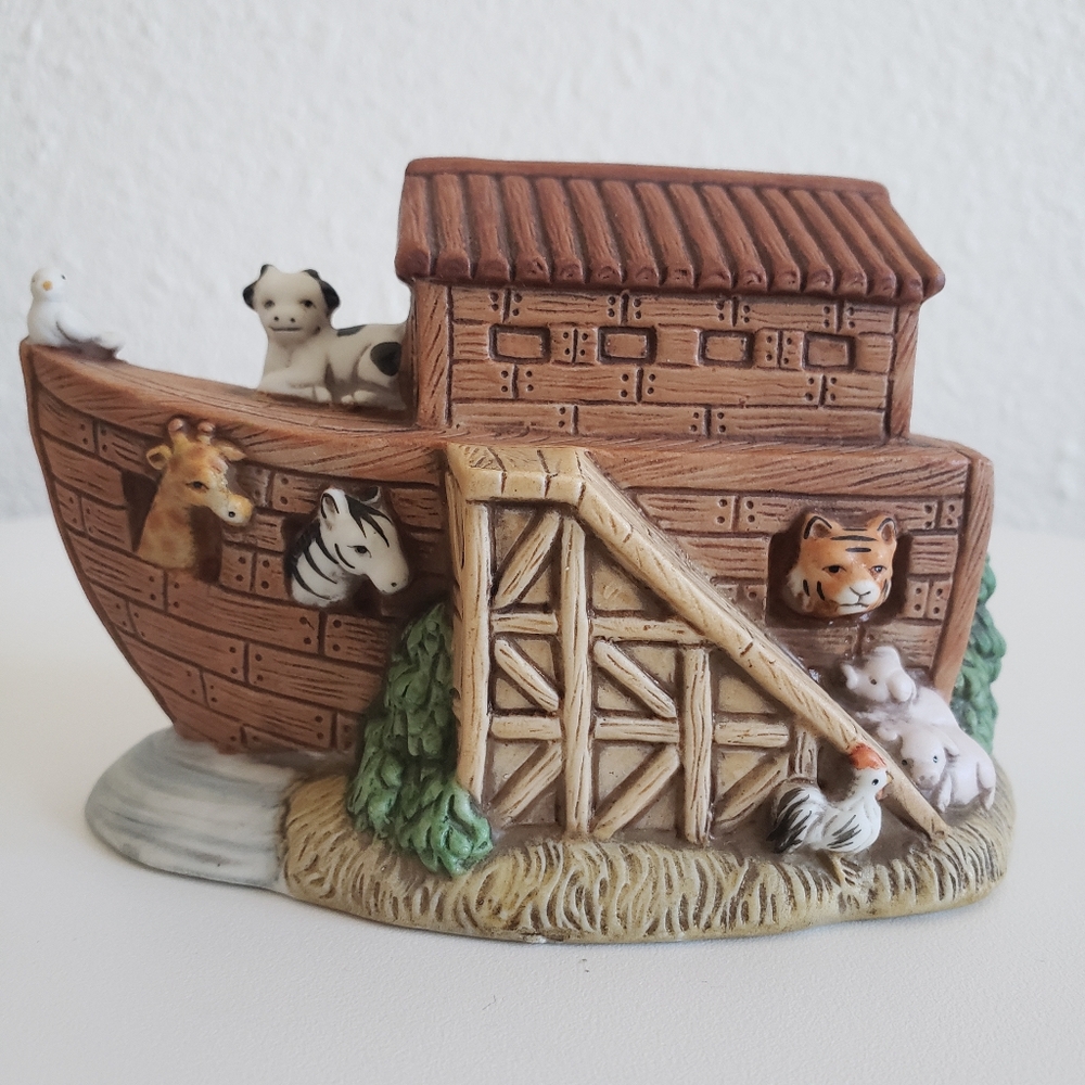Homco 1474 Ceramic Detailed Noah's Ark  Porcelain Decor